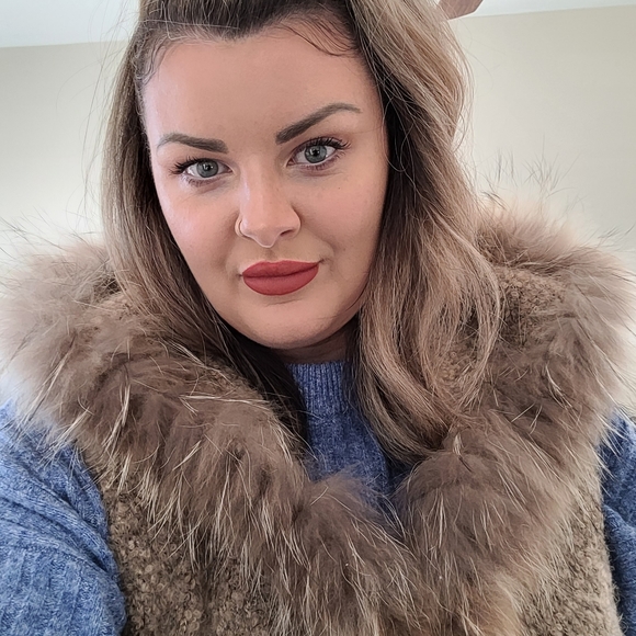 Rudsak Raccoon Fur Hooded Vest, Size M/L - Picture 11 of 16